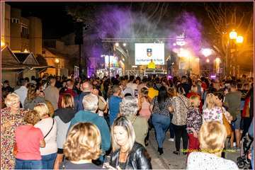Telde disfruta de una divertida Noche de Vinos y conciertos en Los Llanos/TA e Ildefonso Rodríguez.